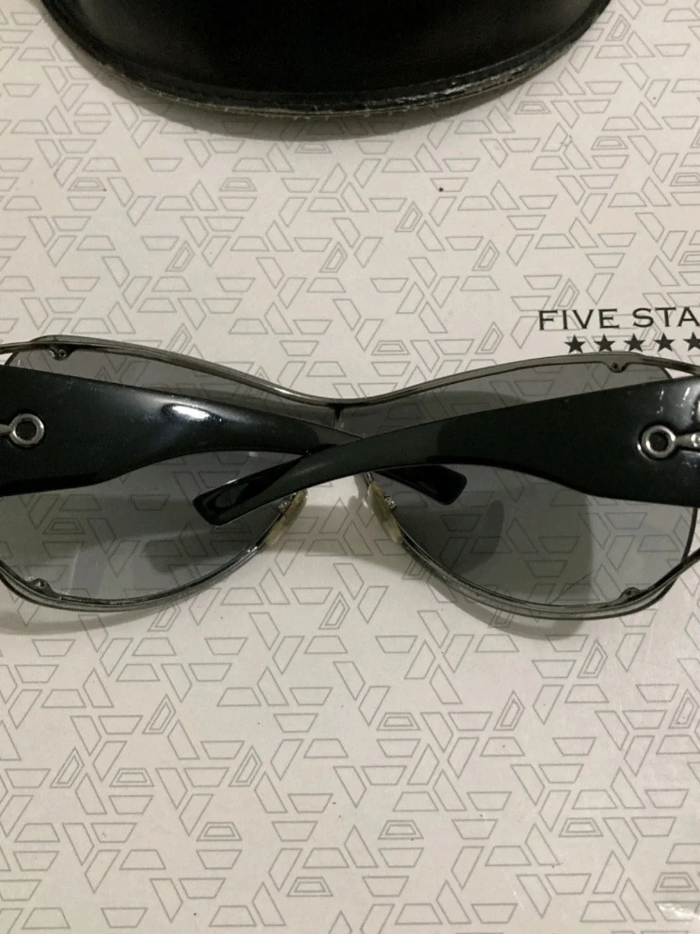 Gucci Black Frame Sunglasses with Gray Gradient Lenses and Logo Case - Picture 7 of 8